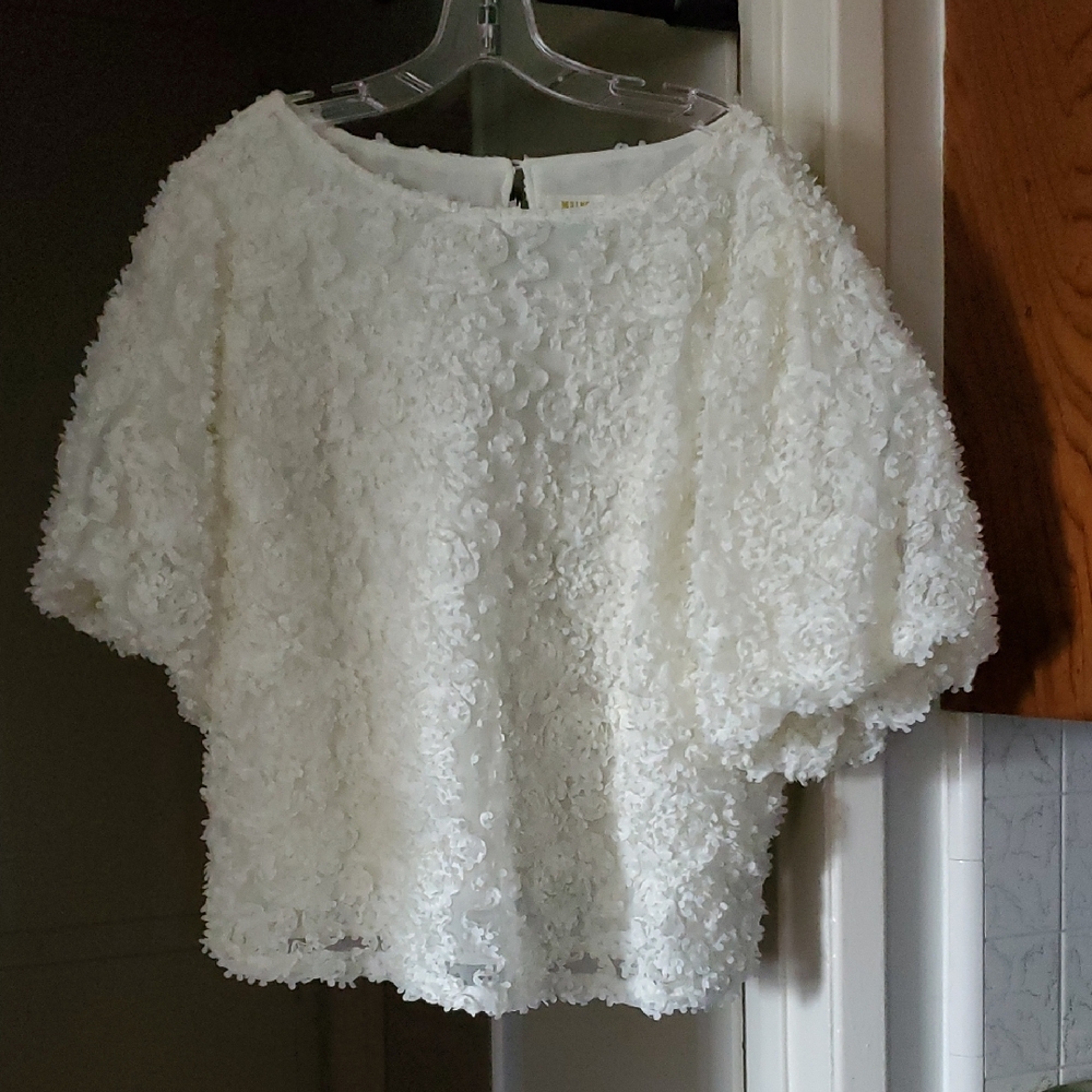 Elegant White Textured Women's Top